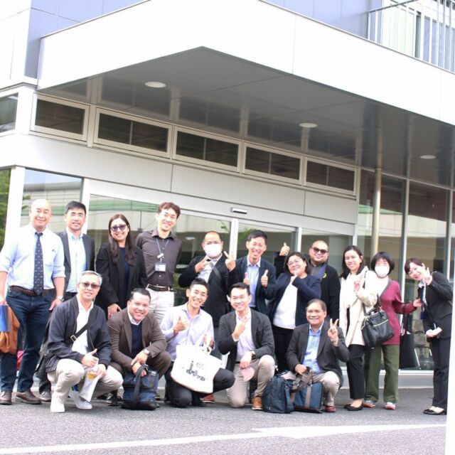 【TB LIFE】

フィリピンから緩和医療学会の先生方が
「おうちにかえろう。病院」に来院してくださいました！

――――――――――――
「PSHPM Strat Planning Workshop」

大塚製薬工場さまが繋いでくださったご縁。
「おうちにかえろう。病院」でワークショップを開きました。
――――――――――――

フィリピン緩和医療学会の先生方から講演の依頼をいただいたのは、今回で３回目。

いままではZOOMで日本とフィリピンを繋いでの講演でしたが、コロナも落ち着き、
念願の「おうちにかえろう。病院」でのワークショップが叶いました！

石川先生による「おうちにかえろう。病院」の案内の後、TEAM BLUE代表安井による講演。
フィリピン緩和医療学会の先生方から絶え間なく質問が投げかけられ、ワークショップは一時間以上も白熱しておりました。

#TEAMBLUE_JP
#TEAMBLUE採用
#やまと診療所
#おうちにかえろう病院
#おうちでよかった訪看
#ごはんがたべたい歯科クリニック
#研修医 #初期研修医 #後期研修医 #医学生 
#総合診療科 #在宅医療 #地域医療 #開業医 #板橋区 #練馬区 #看護師
#在宅医療PA ##philippines #フィリピン #働きやすい職場 
#緩和ケア #チーム医療 #インタビュー #医療法人社団焔 #いきなり活躍しなくても大丈夫
